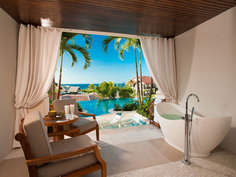Sandals Grenada Italian swim-up suite