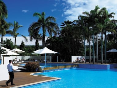 Shangri-La Cairns pool