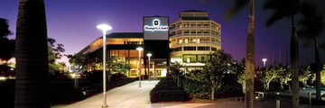Shangri-La Hotel The Marina, Cairns, Exterior at Night