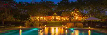 Stanley Safari Lodge, Pool and Lodge at Night