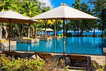 STORY Seychelles pool