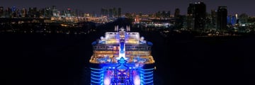 Royal Caribbean, Symphony of the Seas at night