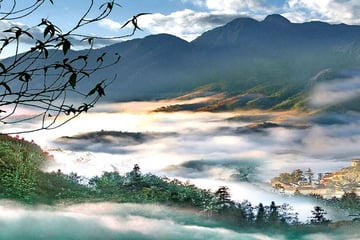 Morning mist over Sapa