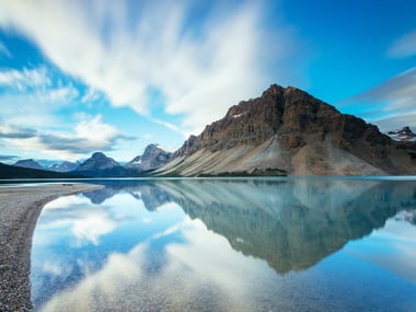 Bow Lake's shoreline along the Icefields Parkway