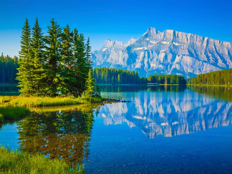 mirror lake views in Banff
