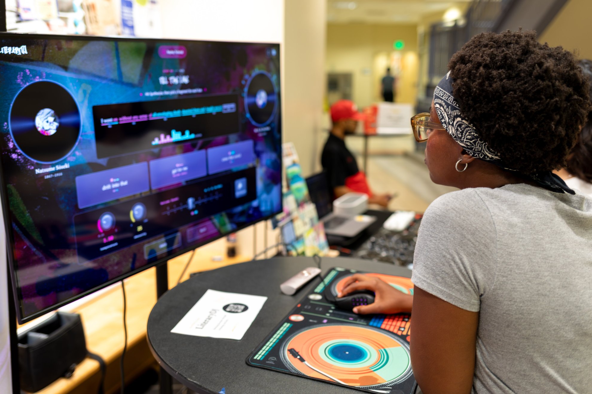 A visitor composing a line with the DJ controller