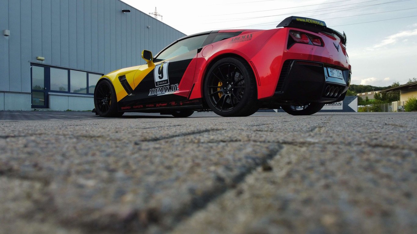 Corvette mit Racing-Wrap