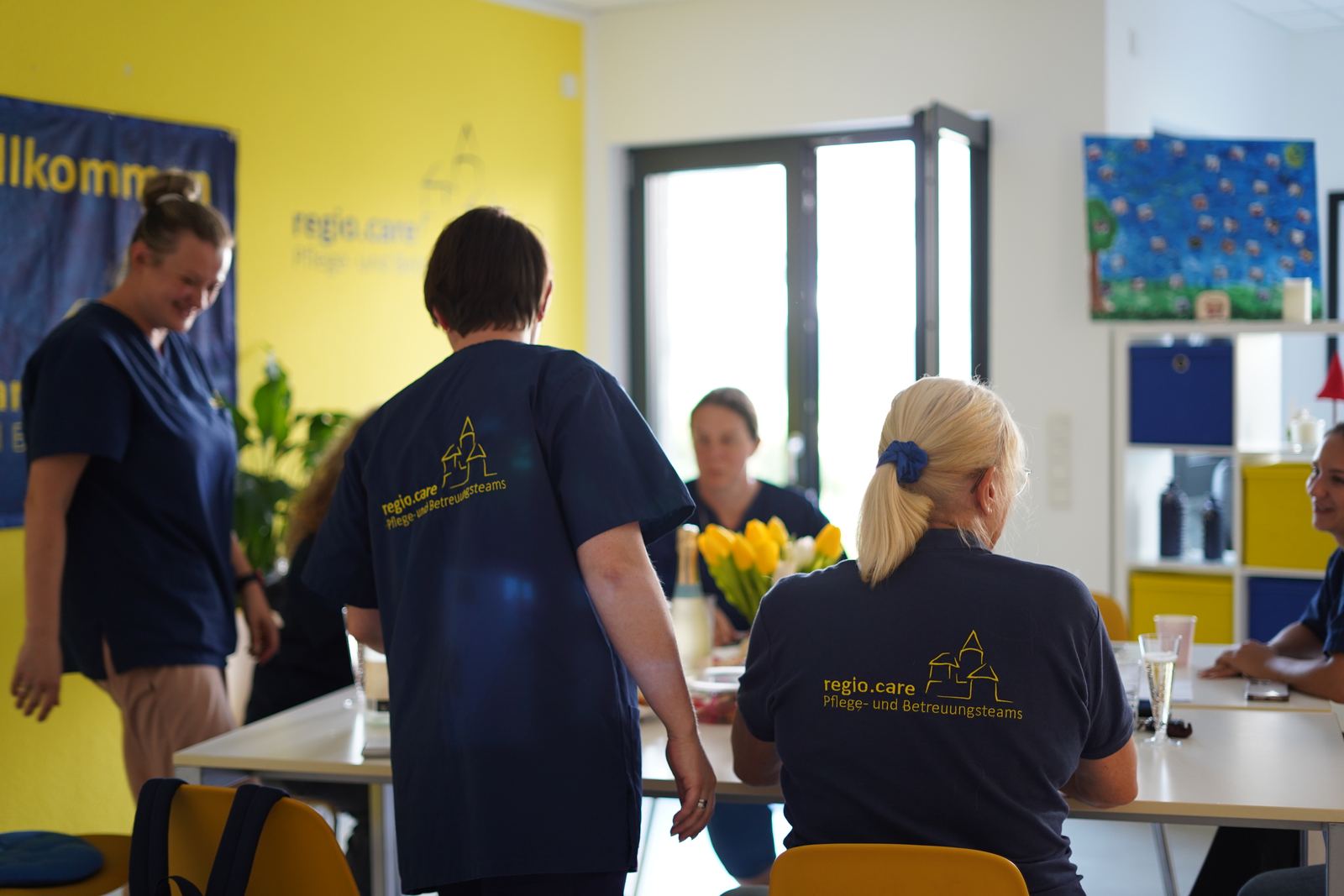Kolleginnen des Pflegeteams Sieglar im Besprechungsraum