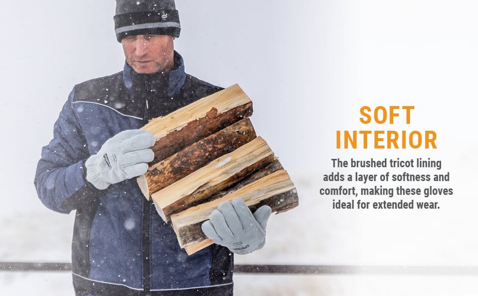 SOFT INTERIOR The brushed tricot lining adds a layer of softness and comfort, making these gloves ideal for extended wear.
