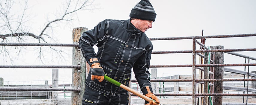 Weather forecasters are notorious for being wrong. Make the right call and prepare yourself for whatever Mother Nature throws at you with wind-tight, water-repellent finishes on all our Premium Jackets. 