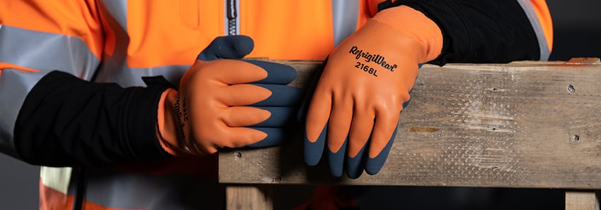 Shop latex-coated and nitrile-coated thermal gloves at pro.refrigiwear.com.