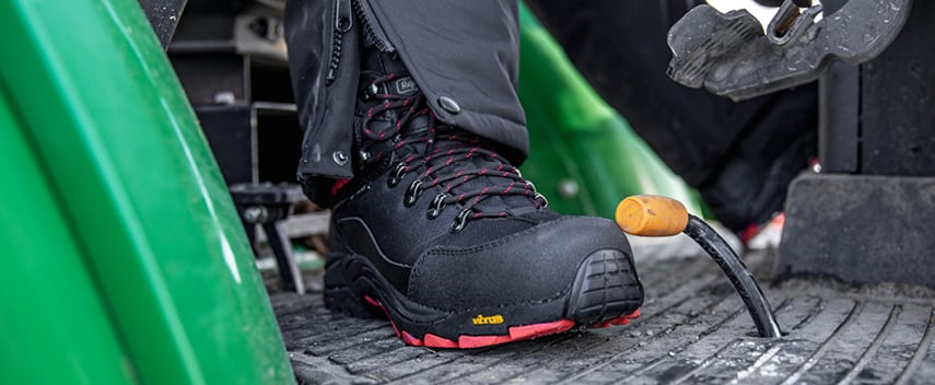 Shop waterproof insulated work boot from RefrigiWear that are tough, durable and sure bet for  keeping your feet warm and comfortable.