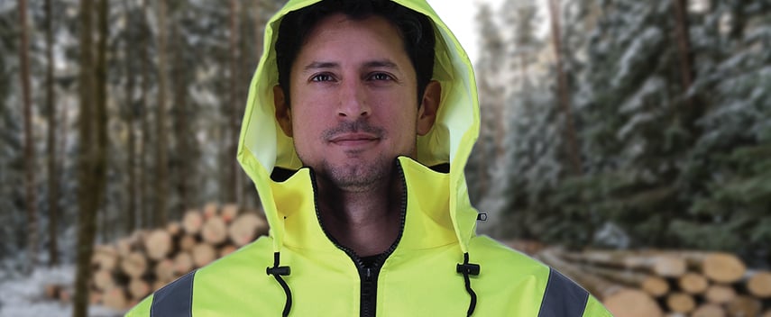 Premium Jackets from RefrigiWear include high collars that stand up to stiff winds and keep the cold from creeping down your back.