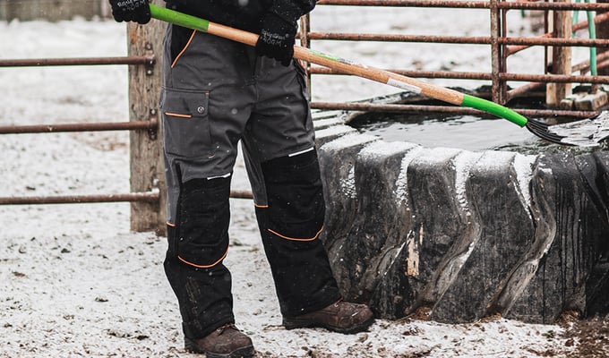 PANTS OR BIB OVERALLS: WHICH IS BEST FOR WORKING IN THE COLD