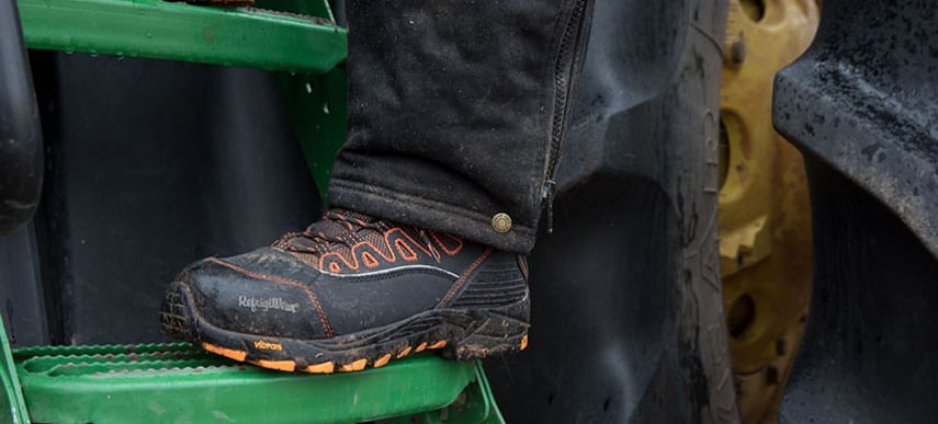 Shop VitaComfort safety shoes and work boots at pro.refrigiwear.com.