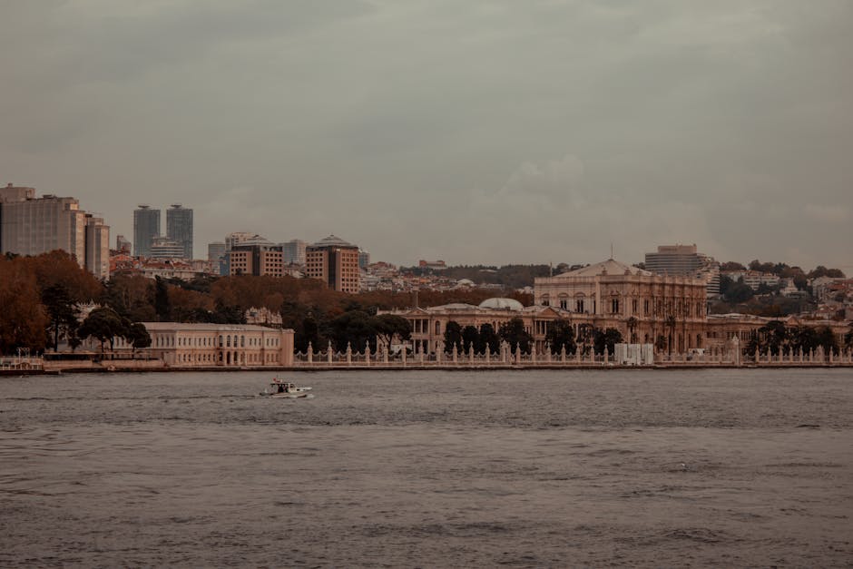 Explore Knossos Palace