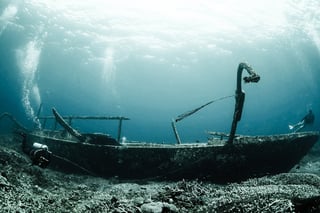 Go Underwater Wreck Diving