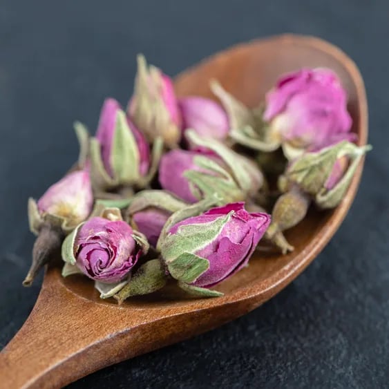 大馬士革玫瑰具有刺激腸道蠕動與水分滯留的效果，因此腹瀉作用會更為強烈。