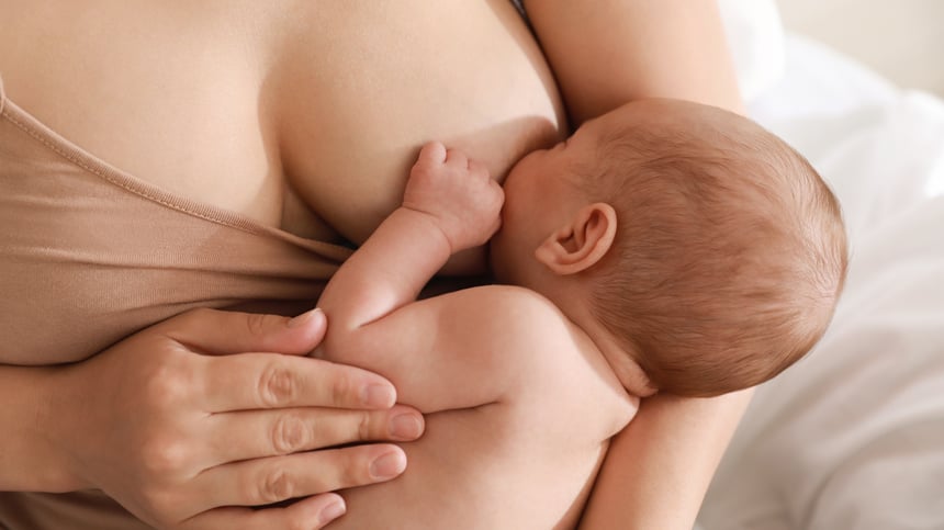 Pediatras alertan sobre baja lactancia materna exclusiva en RD y piden más apoyo para madres trabajadoras