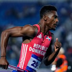 ¡HISTÓRICO! Christopher Melenciano conquista los 200 metros y fija otro récord mundial