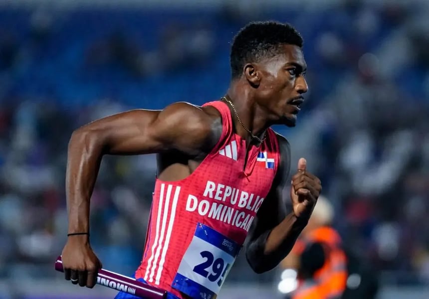 ¡HISTÓRICO! Christopher Melenciano conquista los 200 metros y fija otro récord mundial