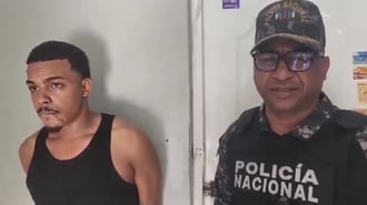 De Jesús fue arrestado luego de que una patrulla policial que transitaba por la zona interviniera tras percatarse de la situación.