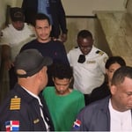 Según las informaciones del caso, Amancio Arias y De Jesús habrían intentado perpetrar el asalto, pero no lograron su objetivo. Durante el hecho, el segundo teniente Carlos Miguel Martínez Calderón, quien se desempeñaba como seguridad de la joyería, resultó herido de bala y permanece ingresado en un centro de salud.
