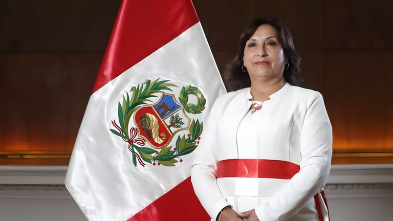 Destituyen a presidenta de Perú, Dina Boluarte