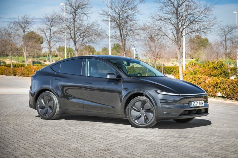 Tesla lanza versiones más económicas del Model Y y Model 3