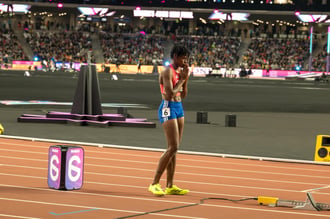 La campeona mundial atribuyó parte de sus logros a su equipo de trabajo, al que reconoció por mantenerse enfocado en corregir los pequeños detalles que pueden marcar la diferencia en el alto rendimiento.