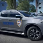De acuerdo con las investigaciones, el agresor mientras transitaba abordo de una motocicleta en busca de alguna víctima, se habría percatado que el joven caminaba hacia la torre donde reside por lo que intentó interceptarlo y luego lo siguió hasta al lobby. 