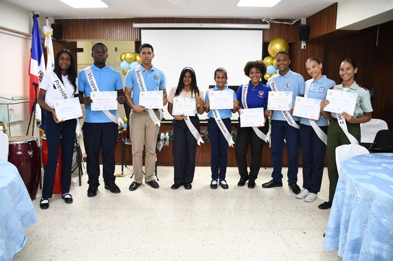 Regional 10 conforma Consejo Estudiantil 2025-2026; busca mejora en la convivencia escolar