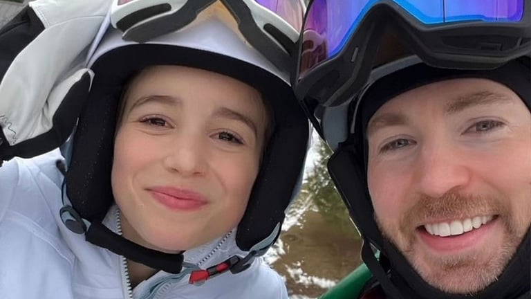 De superhéroe a papá: Chris Evans celebra la llegada de su primera hija