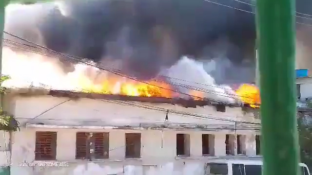 Bandas armadas incendian “Hospital General” de Haití