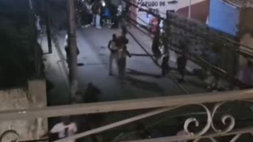Los vecinos de La Otra Banda afirman que hace un tiempo lograron el cierre del establecimiento, pero, para su desesperación, el carwash reabrió sus puertas, permitiendo que el problema se reactivara y escalara.