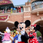 La narrativa del lugar estará ambientada en el universo ficticio de Pirates of the Caribbean, e incluirá personajes creados para complementar la experiencia del visitante, según explicó Disney Parks Blog.