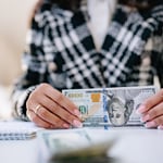 En los últimos siete días, el dólar estadounidense acumula una disminución 0,59%; sin embargo en el último año acumula aún una subida del 3,12%.