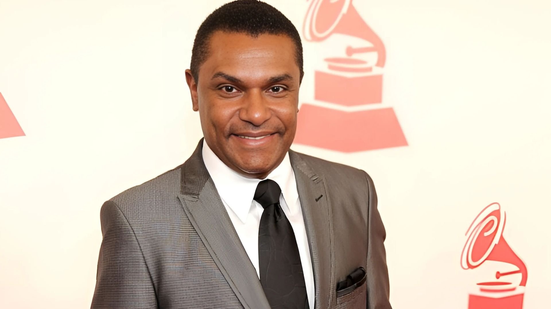 El Canario gana el Latin Grammy con disco de boleros