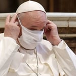 Vaticano informa que el papa padece “infección polimicrobiana” con “cuadro clínico complejo”