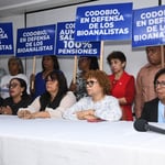 Asimismo, solicitó la actualización del tiempo de servicio para fines de antigüedad, así como el reconocimiento de derechos laborales acumulados, asegurando que estas medidas contribuirían a dignificar el ejercicio profesional y fortalecer el sistema de salud.