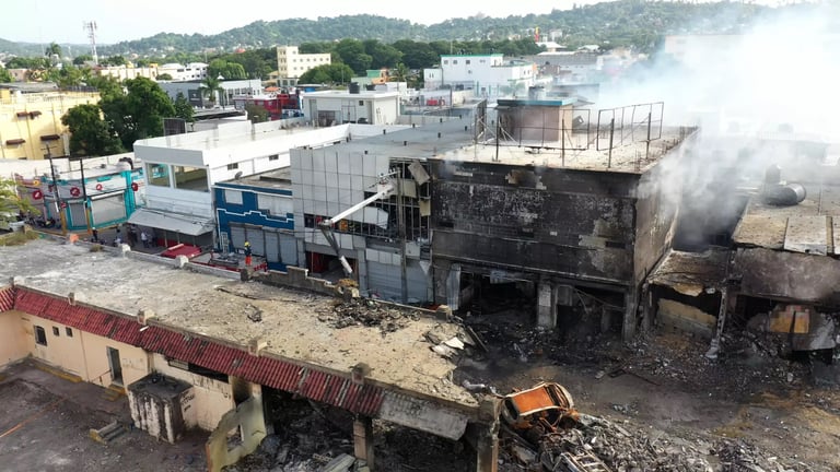 Familias de víctimas de explosión en San Cristóbal entregan expediente a la Procuraduría