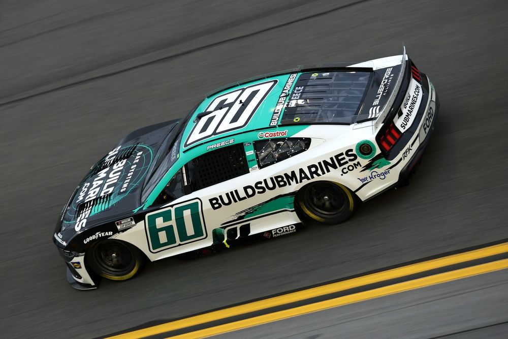 Auto vuela por los aires en medio de la mítica carrera de las 500 millas en Daytona