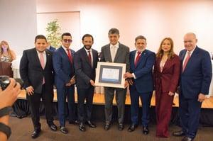 Al recibir la distinción, Peña expresó su agradecimiento a las entidades por este honor y resaltó la importancia del diálogo y la cooperación entre la gestión municipal y los comerciantes para fortalecer las relaciones institucionales.