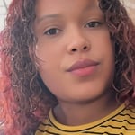 La joven, que deja en la orfandad a tres hijos menores, fue impactada de forma fatal mientras caminaba por el área interna del establecimiento. Las autoridades acudieron al lugar, realizaron el levantamiento del cuerpo e iniciaron una investigación para esclarecer los hechos y determinar las responsabilidades correspondientes.