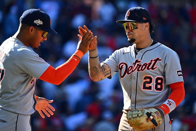 Dingler y Báez lideran remontada de Tigres sobre Guardianes en postemporada