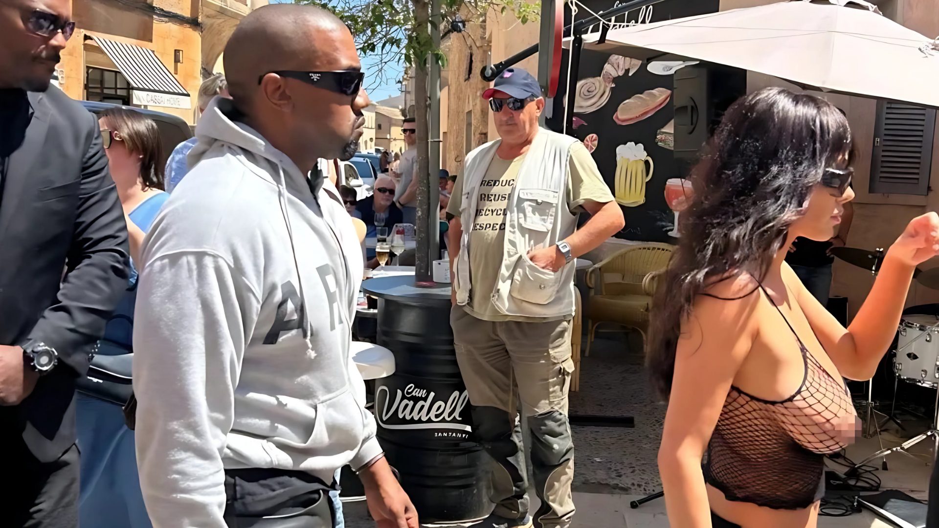 VIDEO: Usando falda estilo taparrabos, esposa de Kanye West vuelve a  sacudir redes, image size:1920x1080