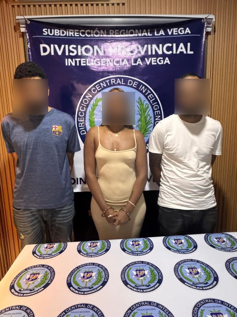 Ocupan droga, dinero en efectivo y detienen tres personas en La Vega