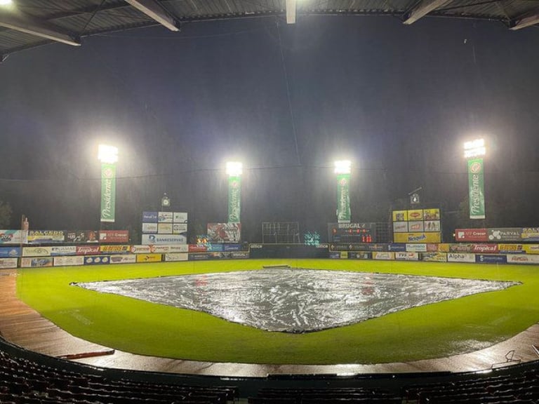 ¡La lluvia ganó! Suspenden juego entre Gigantes del Cibao y las Águilas Cibaeñas