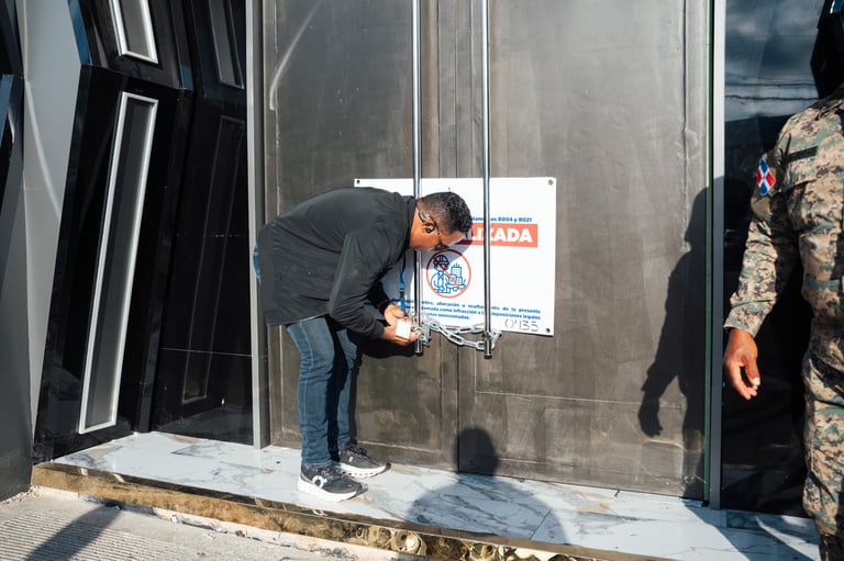 Clausuran operaciones de discoteca por falta de licencia de construcción