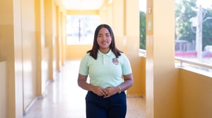 Gobierno lanza “Estudiante de la Semana” y reconoce a dos alumnas dominicanas